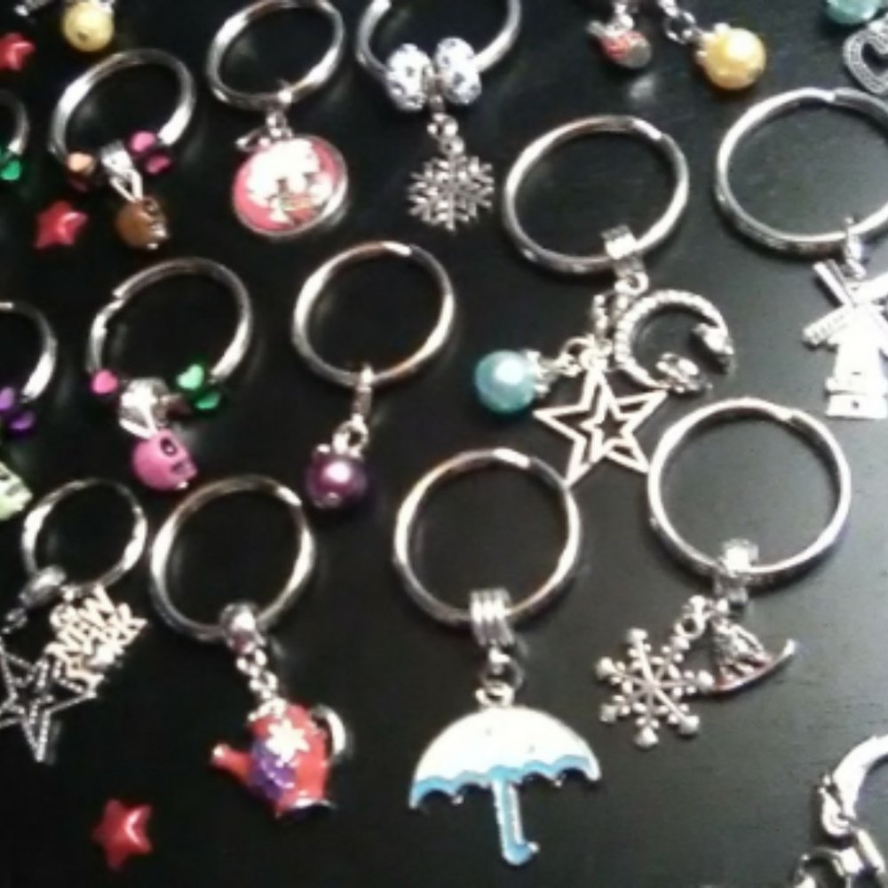 40 Charm & Beaded Keychains - Picture 6 of 7